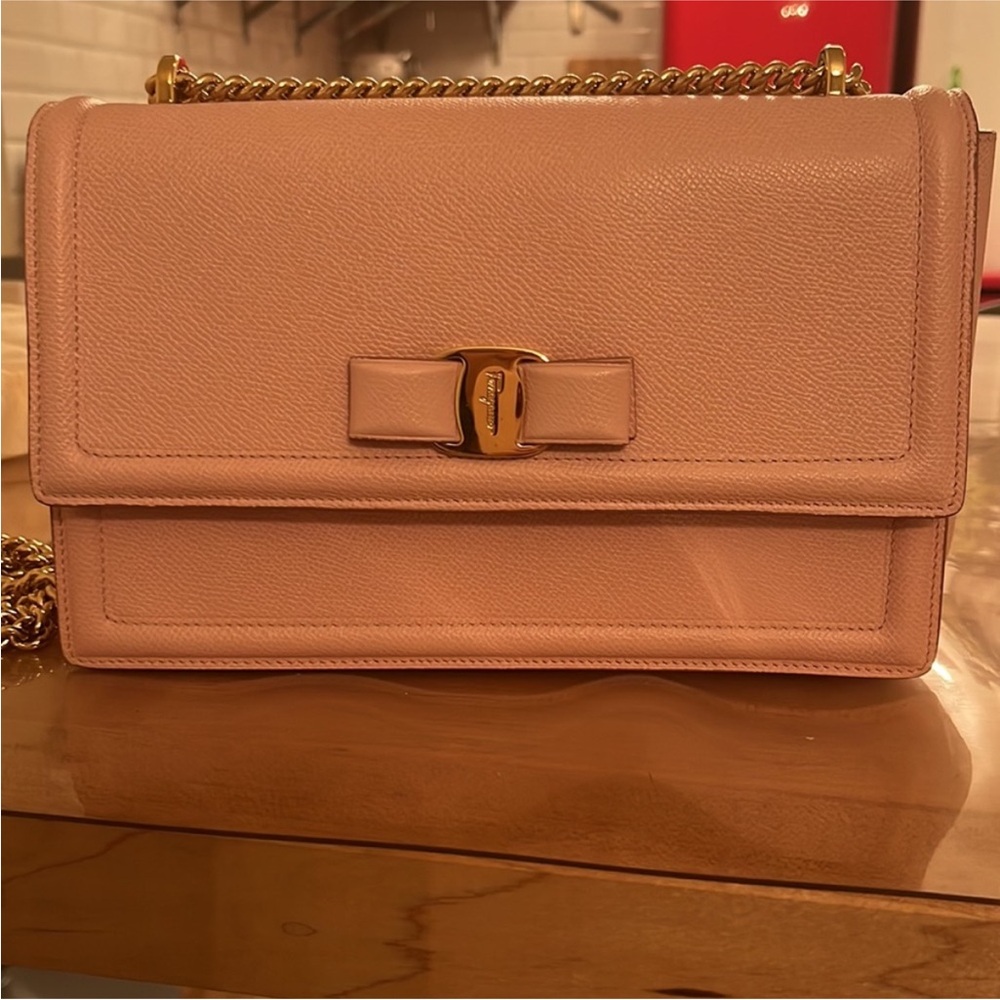 Salvatore Ferragamo Ginny Light Pink Leather Purse - Picture 14 of 16